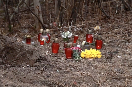 Traģiskajā avārijā Madonas novadā dzīvību zaudēja trīs cilvēki. Traģiskajā avārijā Madonas novadā dzīvību zaudēja trīs cilvēki.