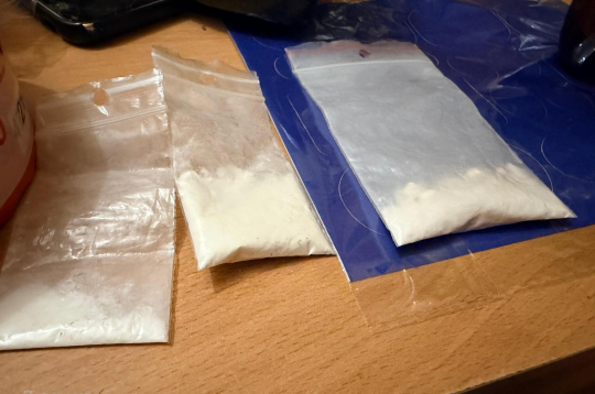 Valsts policija Rīgā izņem narkotikas. Valsts policija Rīgā izņem narkotikas.