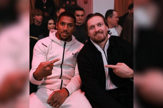 Entonijs Džošua un Oleksandrs Usiks.