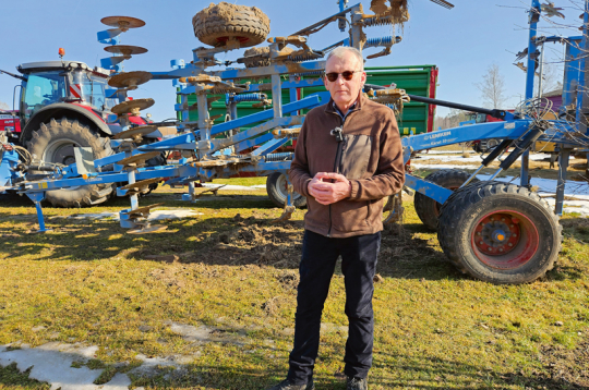 ZS "Kalna Smīdes 1" saimnieks Jānis Sietiņsons: "Ja lauks pirms sējas jāapstrādā trīs četras reizes, izvēlētā augsnes apstrādes tehnoloģija rosina apšaubīt tās efektivitāti un saudzīgumu."