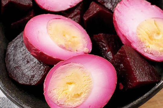 Bietēs marinētas olas.