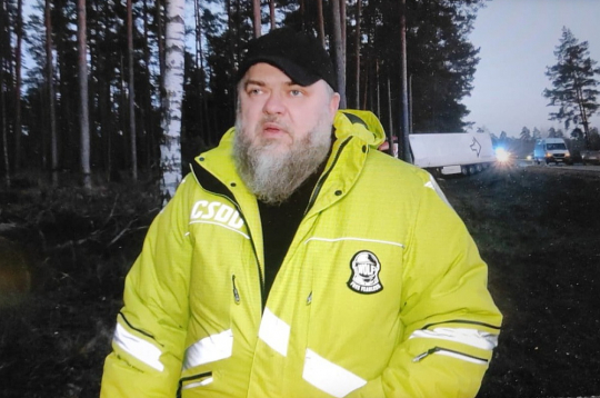 CSDD satiksmes drošības eksperts Oskars Irbītis bieži dodas uz smago ceļu satiksmes negadījumu vietām tūlīt pēc notikuma, lai uz vietas noskaidrotu faktus, kas varēja izraisīt avāriju. CSDD satiksmes drošības eksperts Oskars Irbītis bieži dodas uz smago ceļu satiksmes negadījumu vietām tūlīt pēc notikuma, lai uz vietas noskaidrotu faktus, kas varēja izraisīt avāriju.