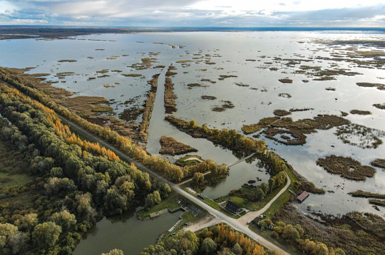 Lubāns ir viens no cilvēku visvairāk pārveidotajiem ezeriem Latvijā, turklāt arī viens no seklākajiem, jo vidējais dziļums svārstās ap trīs metriem.