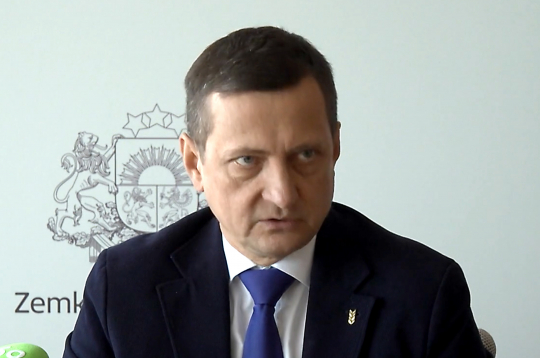 Armands Krauze, zemkopības ministrs (ZZS). Armands Krauze, zemkopības ministrs (ZZS).