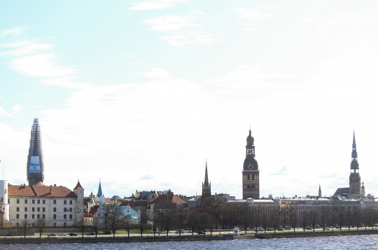 Vecrīgas panorāma un baznīcu torņi.