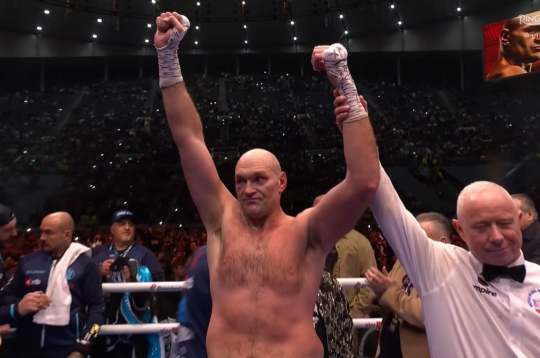 Taisons Fjūrijs pēc uzvaras pār krievu smagsvaru Arslanbeku Mahmudovu.