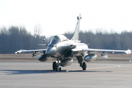 Francijas iznīcinātāji "Rafale" ierodas militārajā bāzē "Lielvārde".