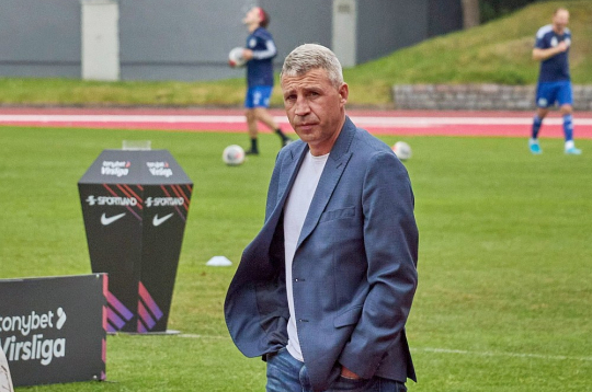 Viktors Dobrecovs kopš 2024. gada sekmīgi strādā ar Latvijas U-19 futbola izlasi.