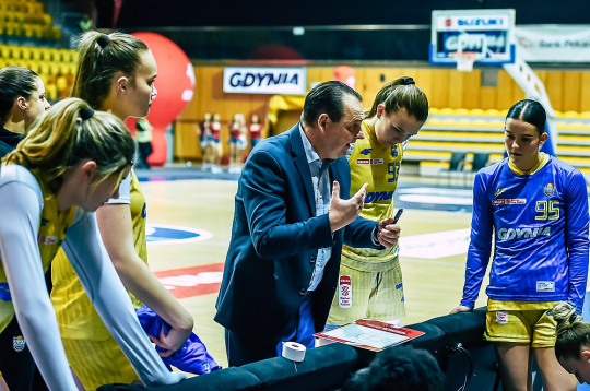 Polija bija piektā valsts, kur Mārtiņš Zībarts strādājis par basketbola treneri.