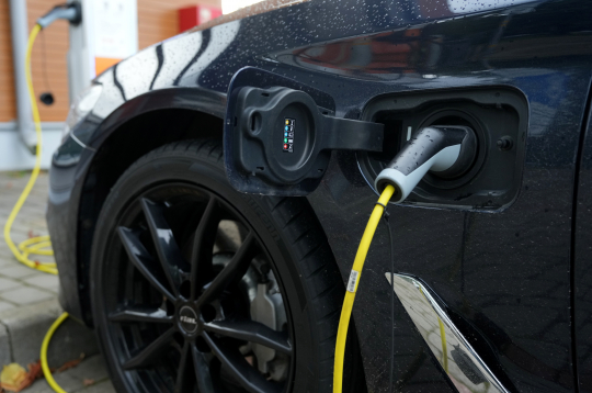 Elektroauto uzlādes stacija.