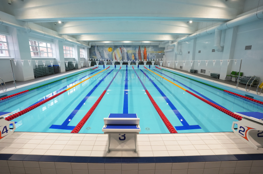 Rīgas Natālijas Draudziņas vidusskolā atjaunotie baseini.