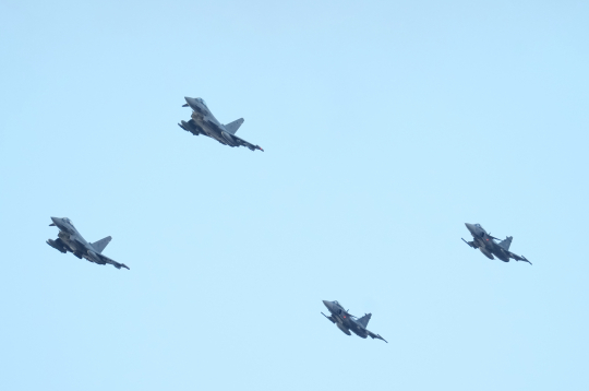 Iznīcinātāji gaisā. Ilustratīvs attēls.