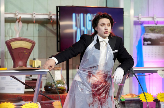 Latvijas Literatūras gada balvas apbalvošanas ceremonija Rīgas Centrāltirgus Gaļas paviljonā. Pasākuma vadītājs, aktieris Igors Šelegovskis.