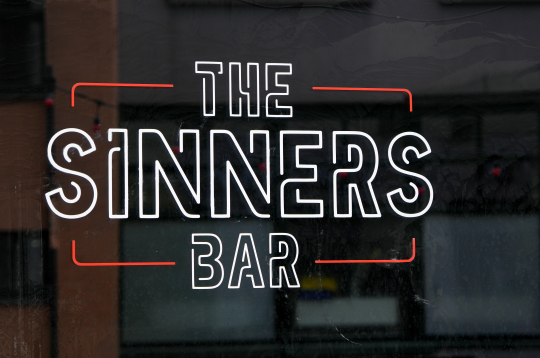 "The Sinners" bārs.