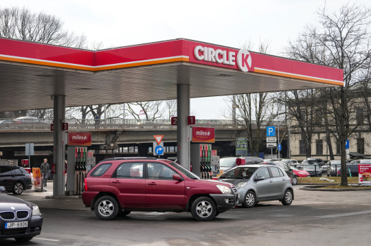 Degvielas uzpildes stacija "Circle K".