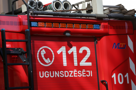 Valsts ugunsdzēsības un glābšanas dienesta (VUGD) automašīna. Ilustratīvs attēls.