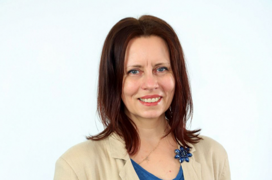 Ilze Eņģele: "Es piederu pie cilvēkiem, kas uzskata, ka vienu vai divas grāmatas var uzrakstīt jebkurš, kad dzīves pieredzes dēļ sakrājies ko teikt."