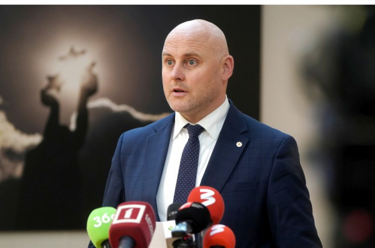 Ministru prezidenta amatam nominētais "Apvienotā saraksta" politiķis Andris Kulbergs. Ministru prezidenta amatam nominētais "Apvienotā saraksta" politiķis Andris Kulbergs.