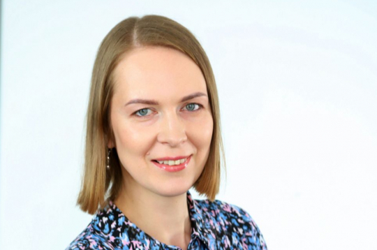 Ligita Paegle: "Esmu sapratusi, ka nevar prognozēt, vai tie darbi, kas man pašai vislabāk patīk, uzrunās arī lasītājus." Ligita Paegle: "Esmu sapratusi, ka nevar prognozēt, vai tie darbi, kas man pašai vislabāk patīk, uzrunās arī lasītājus."