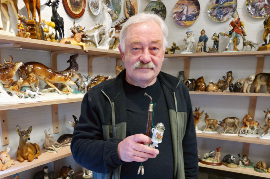 Nikolaja Antipenko kolekcijā ir arī neparastas pīpes ar medību tematiku.