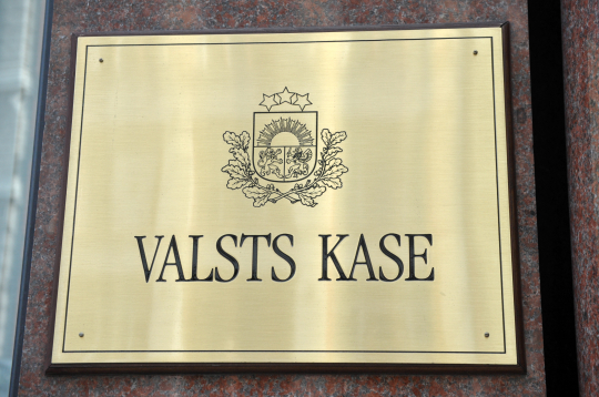 Plāksne ar uzrakstu "Valsts kase".