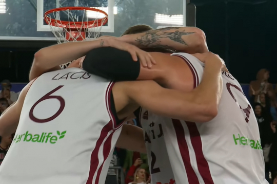 Latvijas 3x3 basketbolisti pirmo reizi kļūst par pasaules čempioniem.
