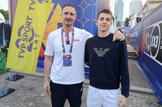 Mihals Hlebovickis ar dēlu Luku 3x3 Pasaules kausā Varšavā. Luka turpina ģimenes tradīcijas un arī trenējas basketbolā.