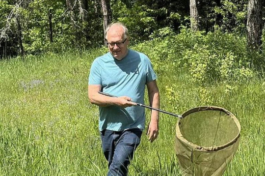 Daugavpils Universitātes topošajiem biologiem 2. jūnijā sākās lauku prakšu sezona Ilgās. Tomēr rektors un profesors Arvīds Barševskis ir norūpējies – ļoti maz kukaiņu, ko rādīt.