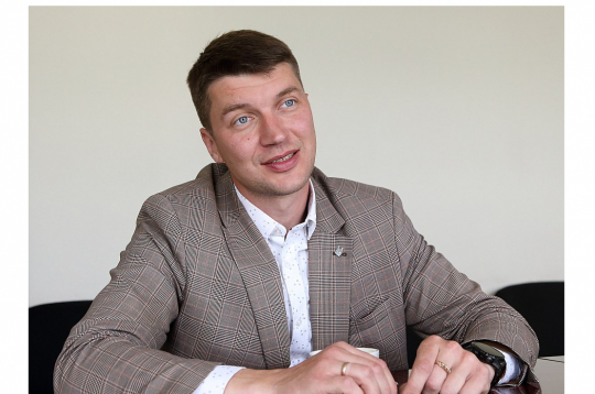 Ilmārs Luksts: "Ļoti svarīgs ir sabiedrības noskaņojums, ticība savai valdībai un valstij. Valdības vīri nav mums svešinieki. Paši esam vēlējuši. Ja viņus lamājam, jālamā sava izvēle. Pretiniekam ir izdevīgi, ja mazinās mūsu uzticība valdībai un valstij."