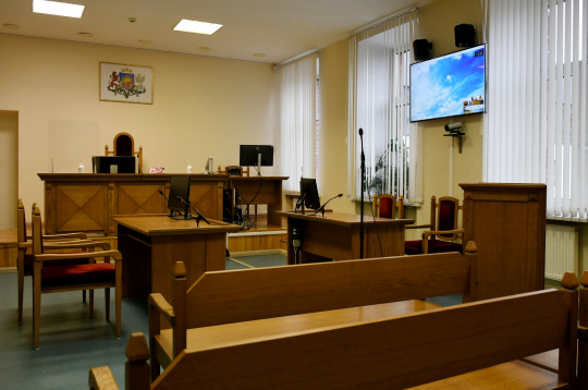 Zāle Latgales rajona tiesā Daugavpilī.