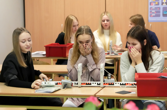 Skolēni. Skolēni.