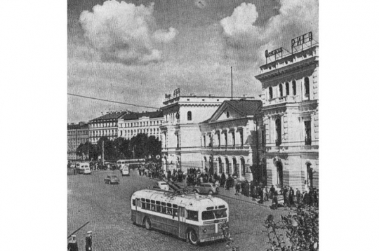 Rīgas Stacijas laukums 20. gs. 50. gadu beigās. Rīgas Stacijas laukums 20. gs. 50. gadu beigās.