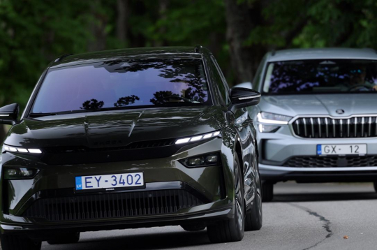 Škoda Enyaq un Škoda Kodiaq iV Plug-in Hybrid. Škoda Enyaq un Škoda Kodiaq iV Plug-in Hybrid.