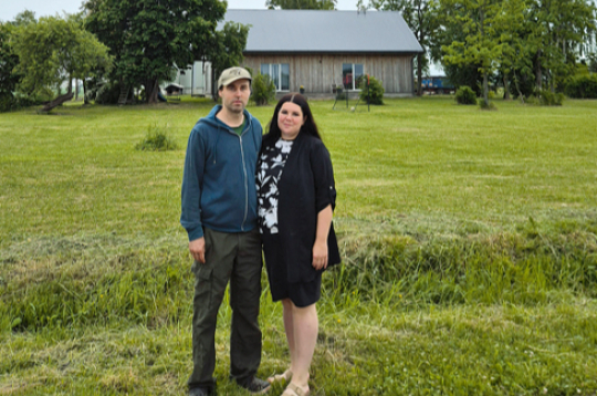 Irlavas pagasta saimniecības "Modras" jaunie saimnieki Andris un Laura Šīmaņi. Irlavas pagasta saimniecības "Modras" jaunie saimnieki Andris un Laura Šīmaņi.
