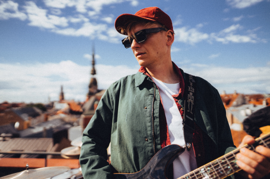 Alternatīvā roka un indie mūziķis RAUM.