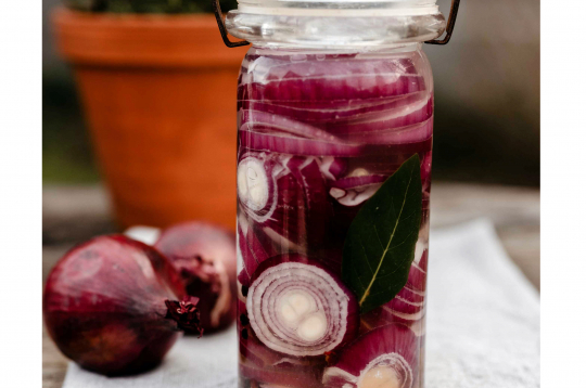 Fermentēti sīpoli. Fermentēti sīpoli.