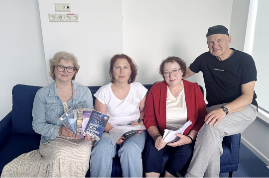 Iesūtītos manuskriptus vērtēja: Linda Kusiņa-Šulce (no kreisās) Kristīne Ilziņa, Rolanda Bula un Aivars Eipurs.
