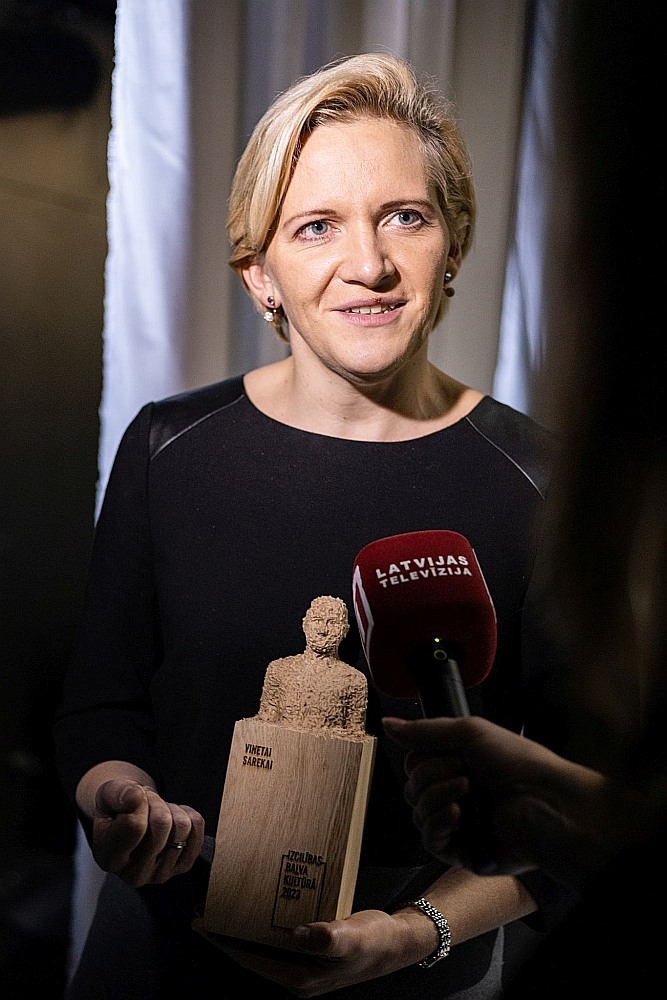 Vijolniece Vineta Sareika decembrī saņēma Izcilības balvu kultūrā.