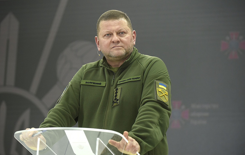 Ukrainas bruņoto spēku virspavēlnieks Valērijs Zalužnijs preses konferencē Kijivā pagājušā gada decembra beigās.