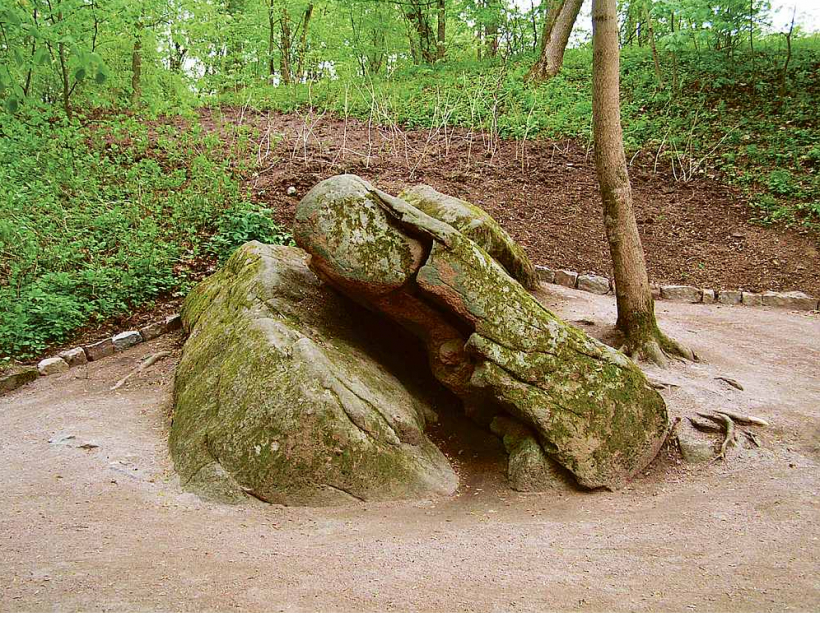 Sofijivkas parku vislabāk iepazīt gida pavadībā, jo pat šķietami necils akmens vai akmeņu krāvums var simbolizēt veselu stāstu.