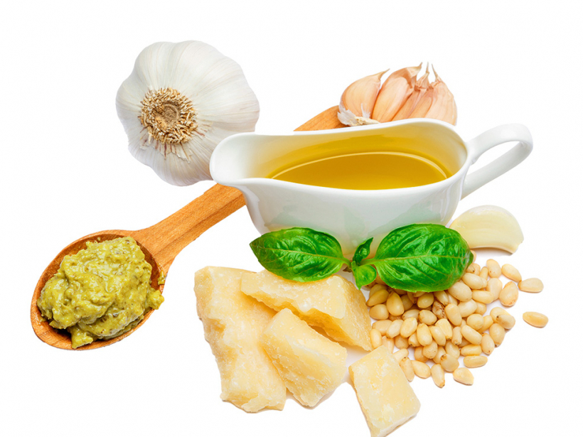 Pesto sastāvdaļas.