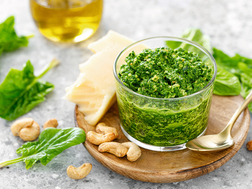 Spinātu pesto