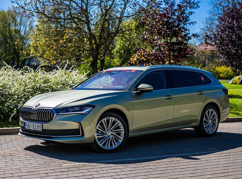 Par vizuāli pievilcīgākajiem konkursa titulu pretendentiem fotogrāfs šopavasar atzinis "Toyota CH-R" kā interesantāko un modernāko un "Škoda Superb" kā klasiska autodizaina modeli.