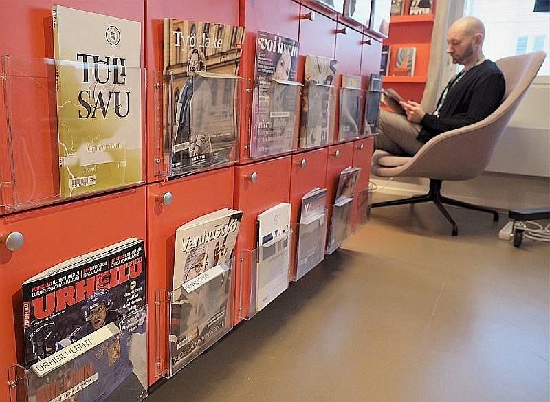 Vidēji viens Somijas iedzīvotājs gada laikā bibliotēku apmeklē deviņas reizes un izlasa 15 grāmatas.