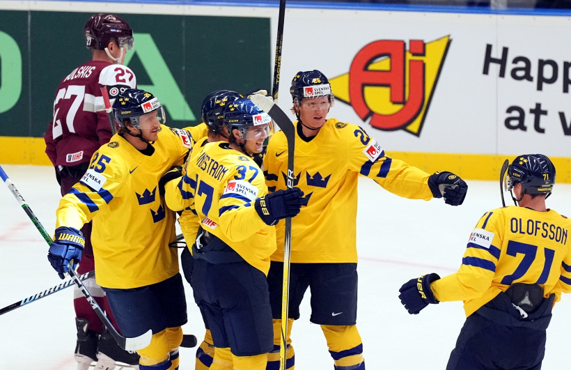 Pasaules hokeja čempionāta spēle starp Latvijas un Zviedrijas valstsvienībām ''Ostravar arēnā'' Ostravā.