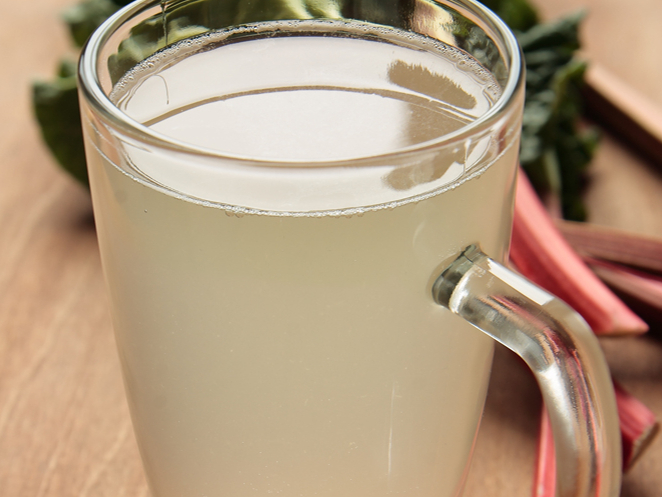 Rabarberu kvass.
