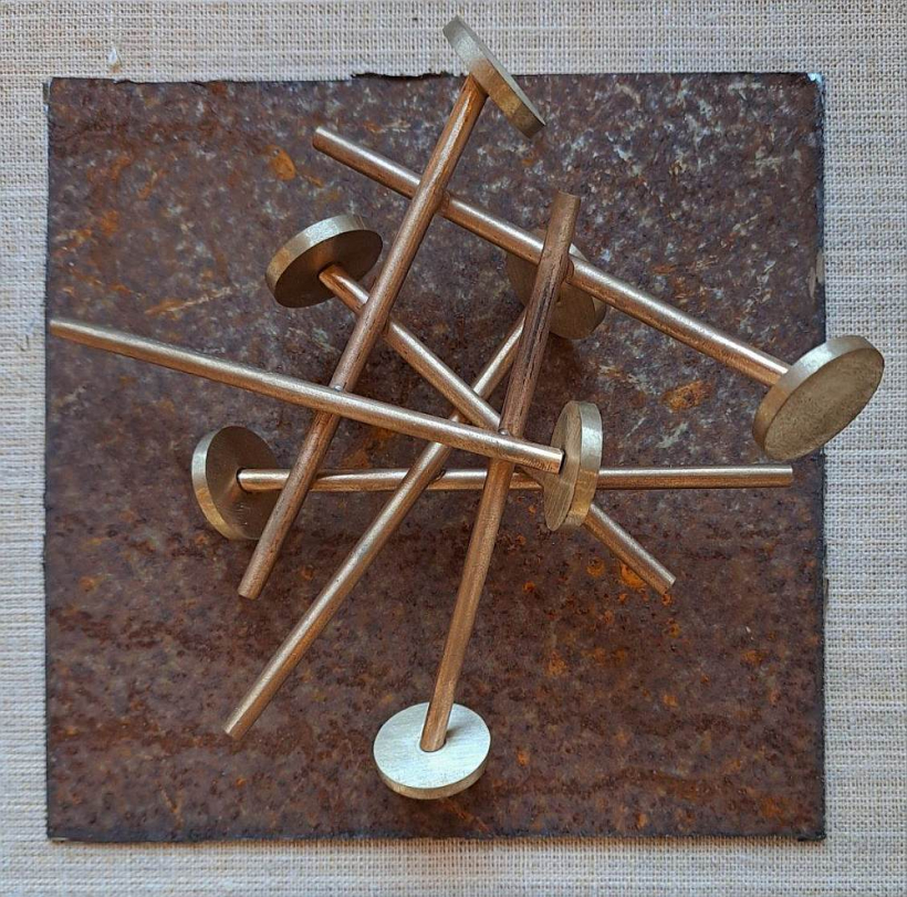 Arturs Dimiters (2000). "Strukturāla puķe". 150x150x70 mm, bronza, 2024.
