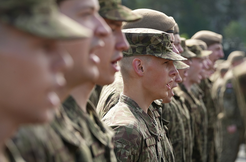 Puse no dienestu pabeigušajiem jauniešiem izvēlējušies turpināt dienestu Nacionālajos bruņotajos spēkos.