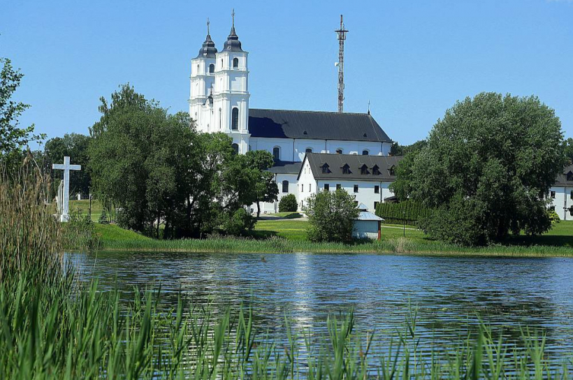 Aglonas Bazilikai piederošais Aglonas (Egles) ezers 32,5 hektāru platībā ir brīvi pieejams ikvienam Latvijas iedzīvotājam.
