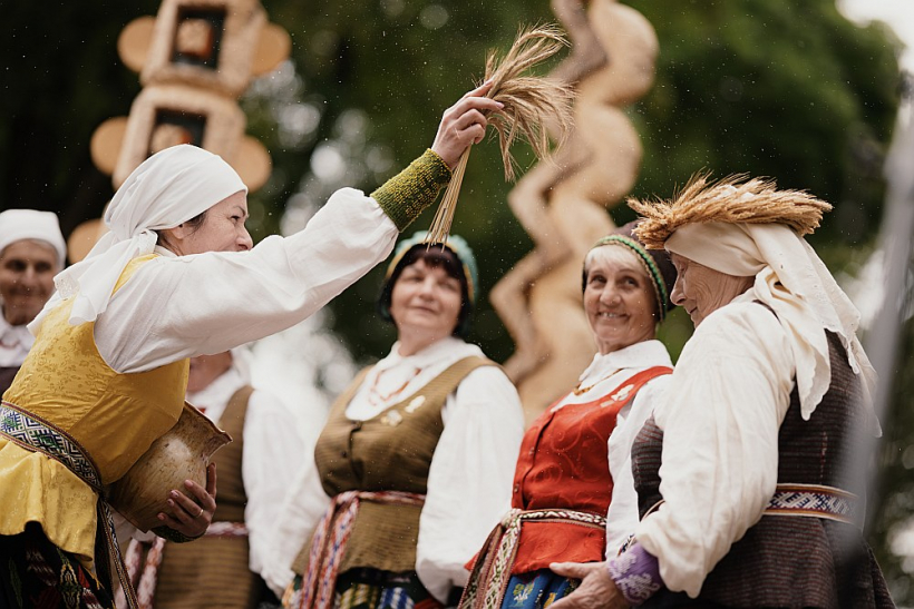 Viena no Lietuvas Dziesmu svētku dienām bija veltīta folklorai.